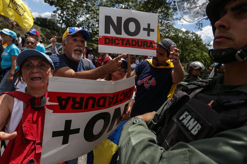 Manifestantes de la oposición venezolana. (EFE)