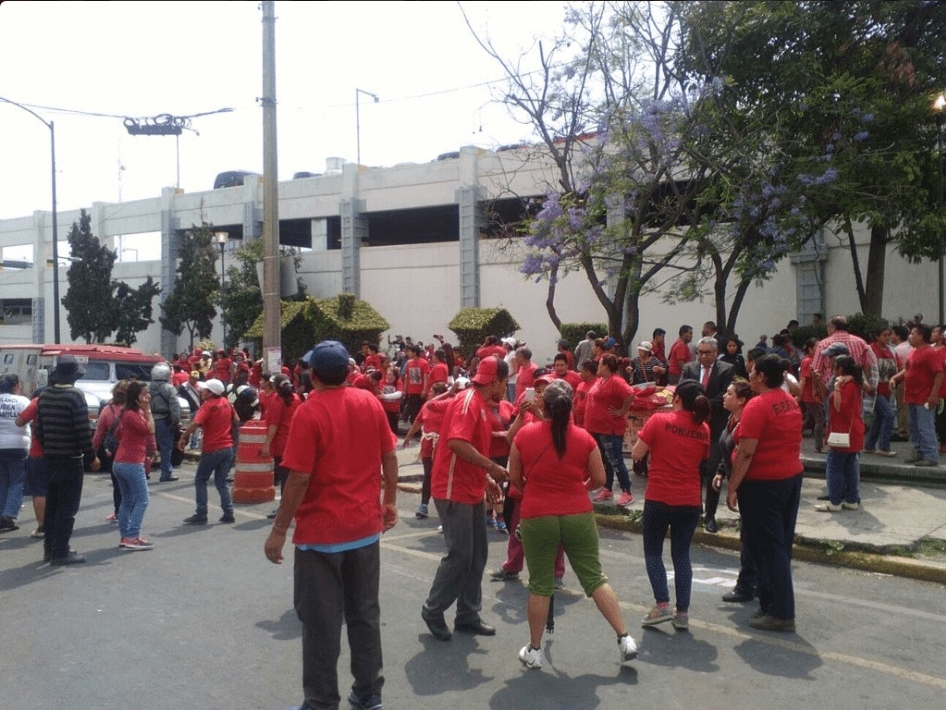 Manifestantes del Frente Popular Francisco Villa en la colonia Doctores. (@MrElDiablo8)