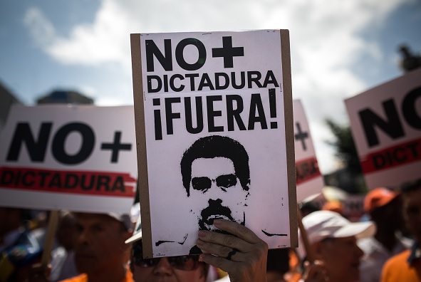 Miles de personas protestaron en las calles de Caracas contra el gobierno del presidente, Nicolás Maduro.