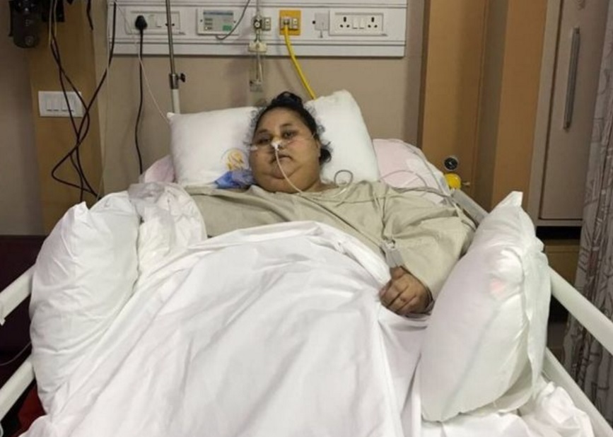 Eman Ahmed, la mujer egipcia que llegó a India en febrero para recibir tratamiento, perdió 242 kilos (Twitter @swahilitimes)