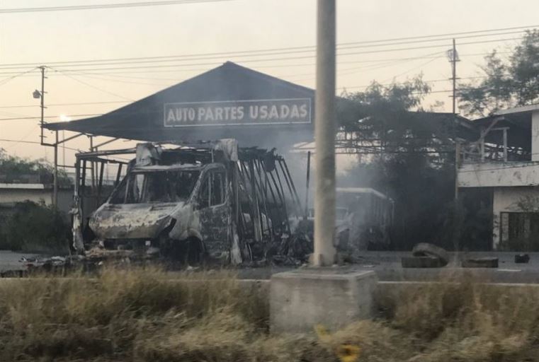 El sábado pasado, luego de que “El comandante Toro” muriera en un enfrentamiento con fuerzas federales se registraron incendios (Twitter @lopezdoriga)
