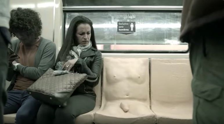 La campaña #NoEsDeHombres rechaza el acoso sexual en el transporte público y le muestra a los usuarios lo que experimentan las mujeres al ser hostigadas en el Metro. (YouTube)