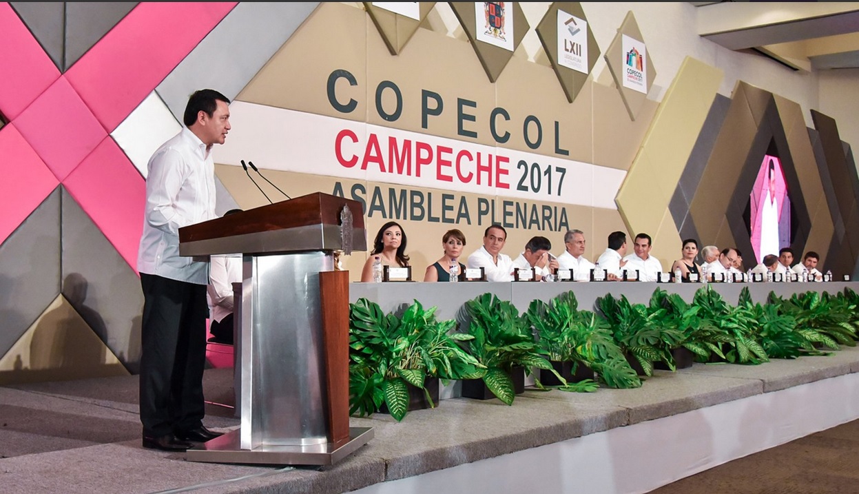 Miguel Ángel Osorio Chong de gira por Campeche. (Twitter @osoriochong)