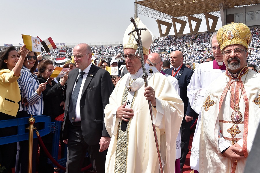 El Papa Francisco durante una histórica visita a Egipto. (AP)