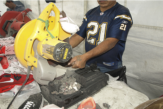 PGR destruye más de nueve toneladas de productos falsificados en Guanajuato. (PGR)