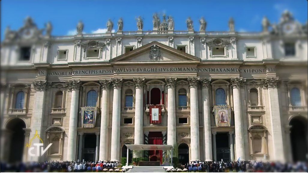 Plaza de San Pedro en el Vaticano; el gobierno de la Santa Sede atenderá la petición de audiencia de Donald Trump en el momento que sea enviada (Twitter @news_va_es)