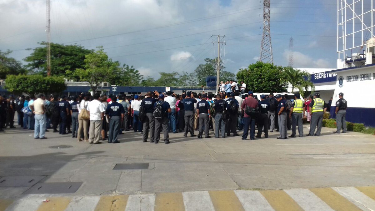 Policías de Tabasco realizan paro de labores. (Noticieros Televisa)