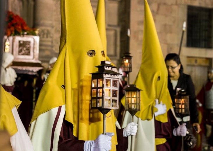 La Procesión del Silencio es considerada la segunda en importancia de Semana Santa después de la Procesión de Sevilla España (Twitter @GobEdoSLP)