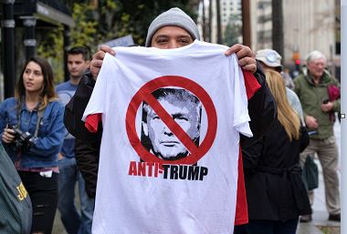 Miles de estadounidenses protestarán en Estados Unidos para exigir que el presidente Donald Trump publique sus declaraciones de impuestos (AP/archivo)