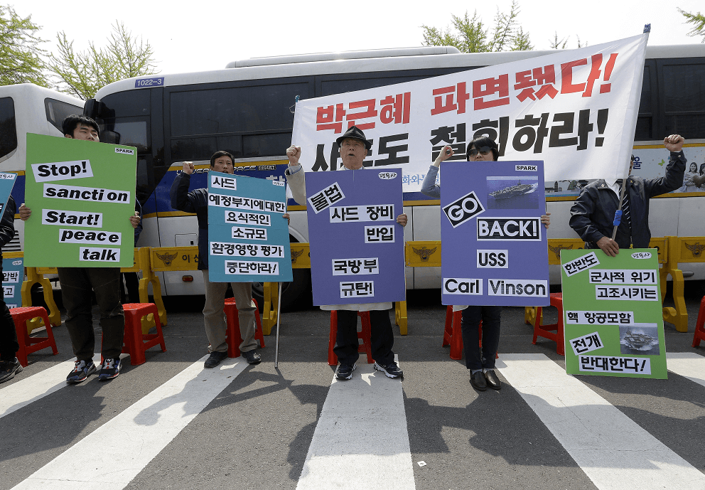 Protestas en Corea del Sur contra el portaaviones de Estados Unidos