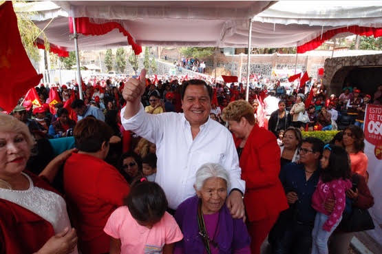 Óscar González Yáñez, candidato del PT a la Gubernatura del Edomex, visitó Tepetlixpa, durante el 322 aniversario luctuoso de Sor Juana Inés de la Cruz. (Twitter @OscarGonzalezYa)