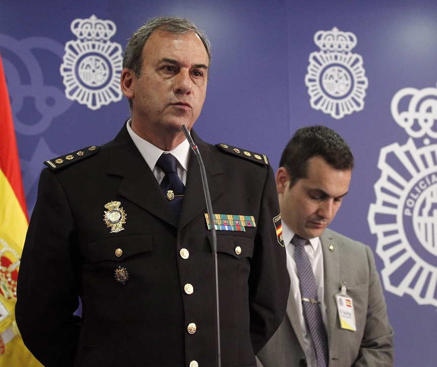 El jefe de la Brigada de Investigación Tecnológica de la Policía Nacional de España, Rafael Pérez, informó sobre la operación "Tantalio" para desmantelar una red de pornografía infantil por WhatsApp (EFE)