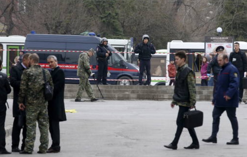 Autoridades resguardan una escuela tras estallar una granada al norte de Rusia (Getty Images/archivo)
