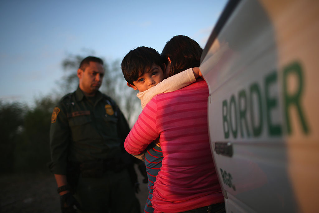 Sólo mil 125 niños que viajaban con tutores, la mayoría mujeres, fueron detenidos en la frontera sur de Estados Unidos en marzo.