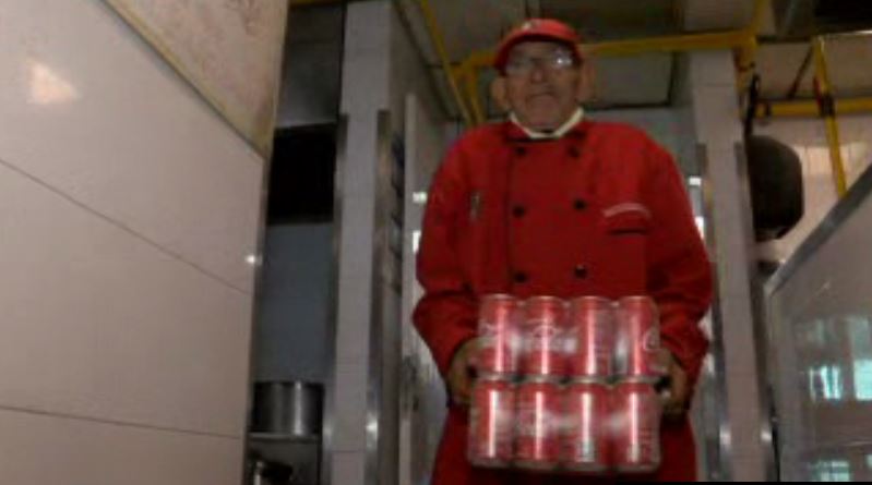 Don Ángel tiene 93 años y continúa trabajando en un restaurante de Veracruz (Noticieros Televisa)