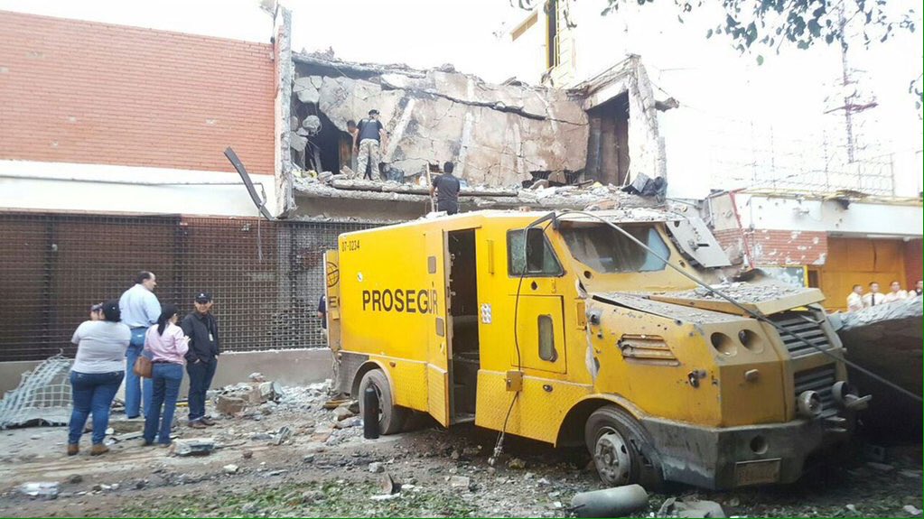 Un comando armado atacó la empresa de valores Prosegur en Paraguay.