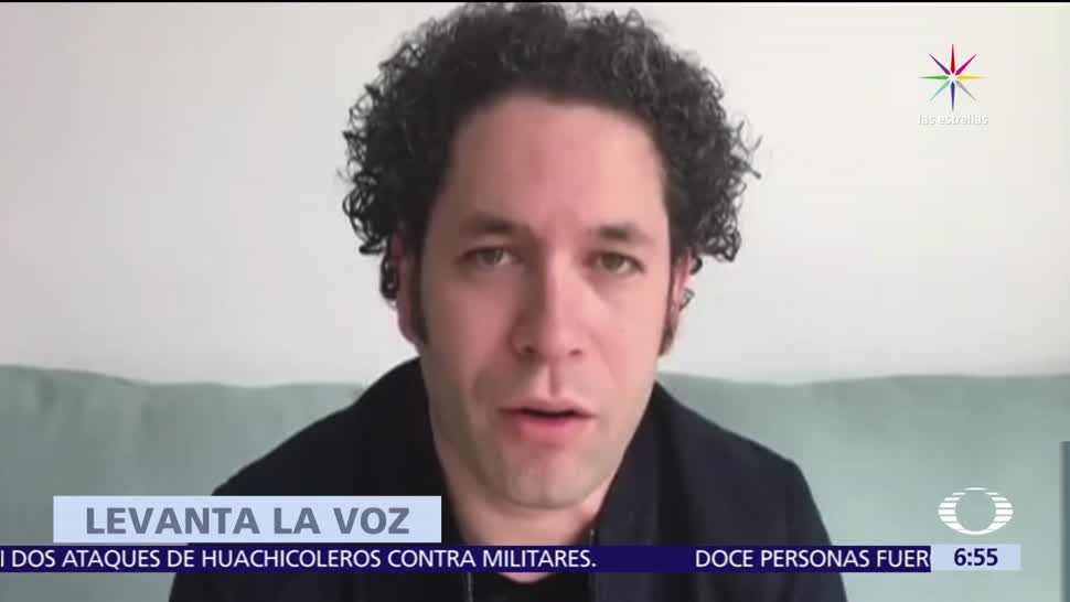 Gustavo Dudamel, El director de orquesta venezolano, rinde homenaje, joven asesinado