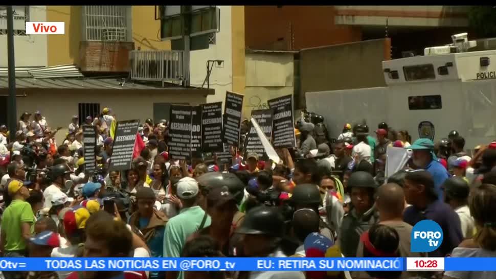 Mujeres marchan, represión en Venezuela, vestidas de blanco, Nicolás Maduro