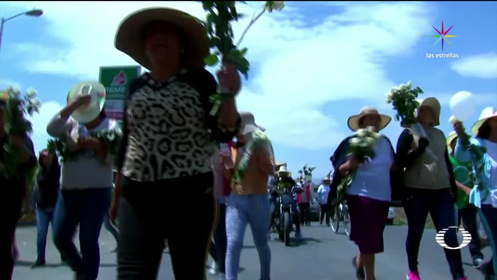 Habitantes de Palmarito, entregan, rosas blancas, soldados, ejército, enfrentamiento