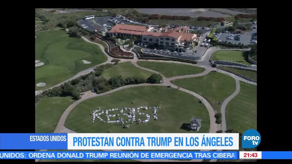 Protestan, Donald Trump, campo de Golf, Los Angeles, Resist, Estados Unidos