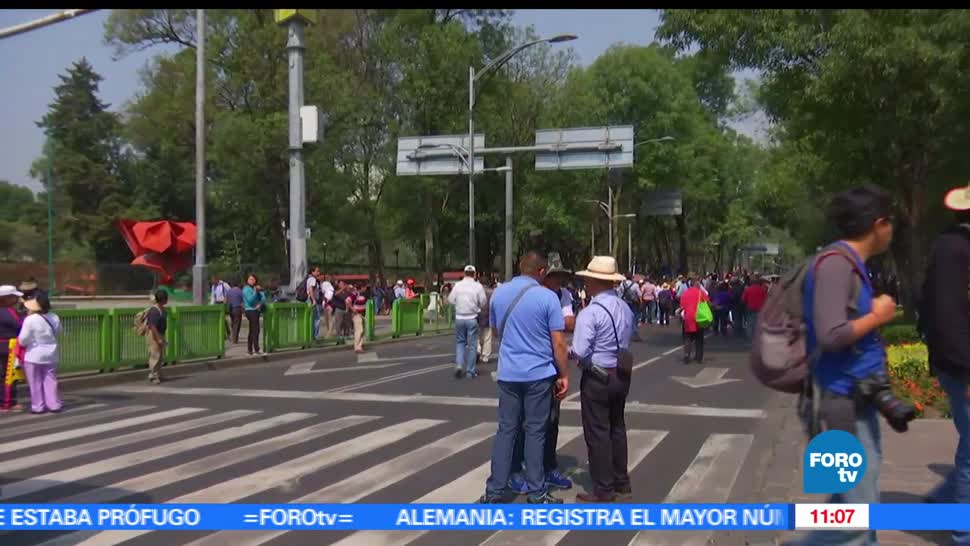 Decenas de manifestantes, avenida Paseo de la Reforma, zona, Ciudad de México