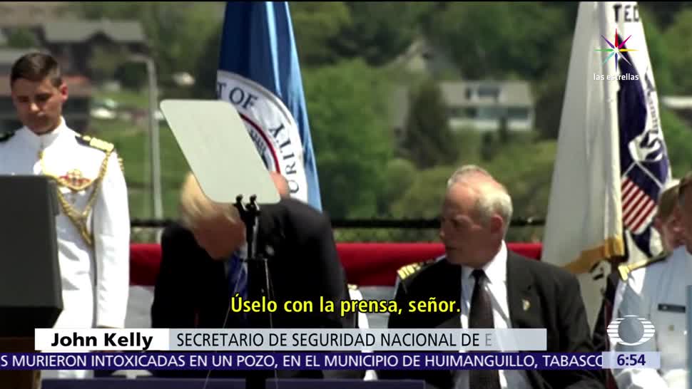 Donald Trump, ceremonia, Guardia Costera, prensa, sable