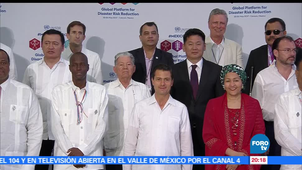 Peña Nieto, reúne, representantes. Cruz Roja. Cancún