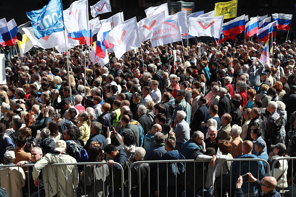 Cientos de opositores se manifestaron en el centro de Moscú contra la política de Vladimir Putin. (Getty Images)