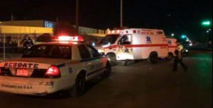 Ambulancia y patrulla atienden emergencia en Ciudad Juarez