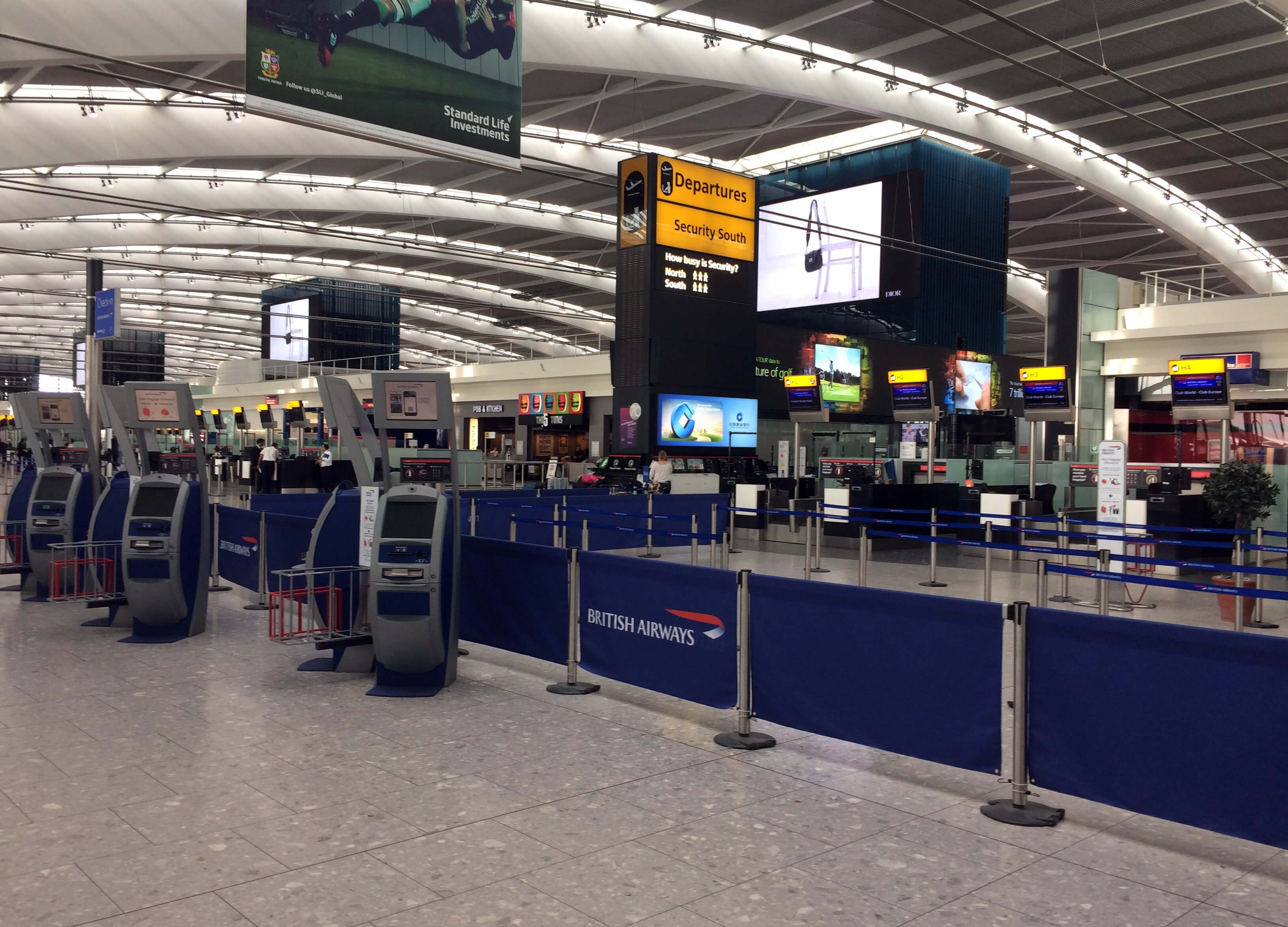 Aeropuerto de Heathrow, Londres, vuelo, British Airways. (AP)