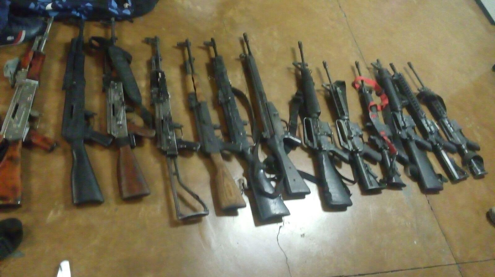 Armas de grueso calibre decomisadas en Michoacán. (Procuraduría de Michoacán)