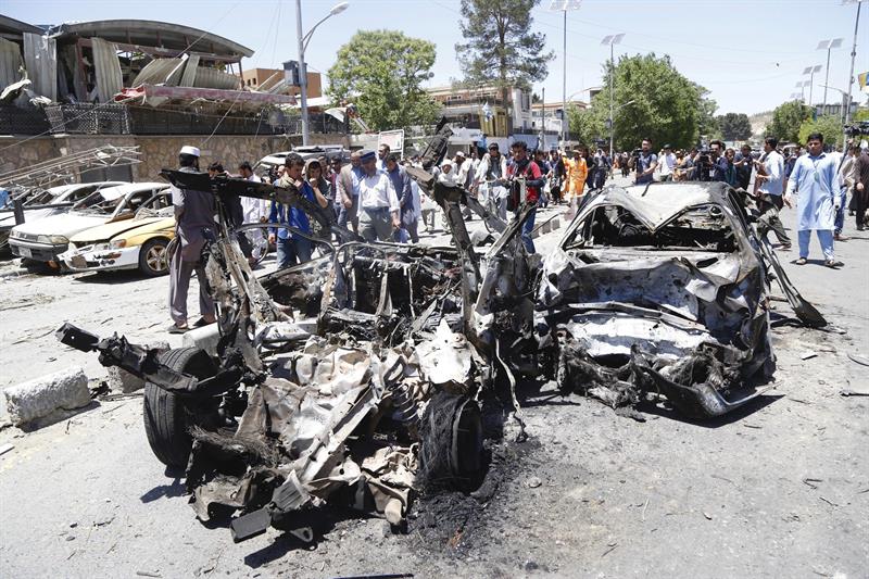 Kabul, Afganistán, coche bomba, explosión, 80 muertos, 300 heridos