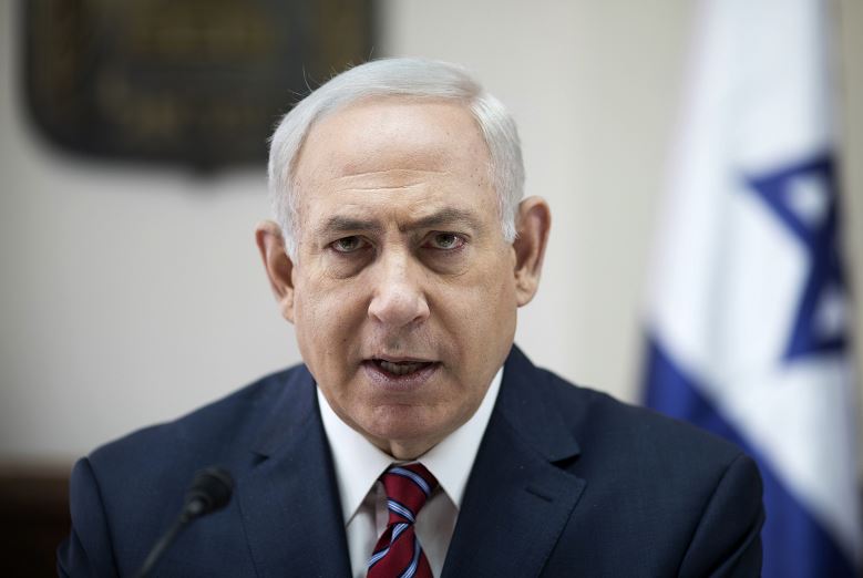 El primer ministro israelí, Benjamín Netanyahu, asiste a la reunión semanal del gabinete en Jerusalén. (AP)
