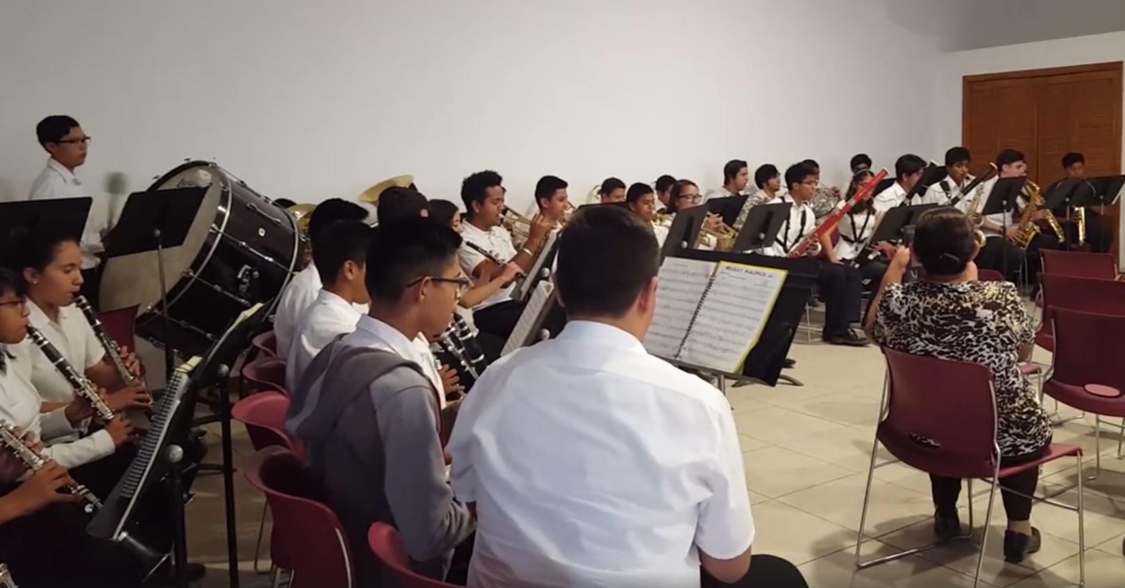 La música ayuda a que niños y jóvenes se alejen de la violencia en Ciudad Juárez, Chihuahua. (Facebook/Banda Sinfónica CEMYP)