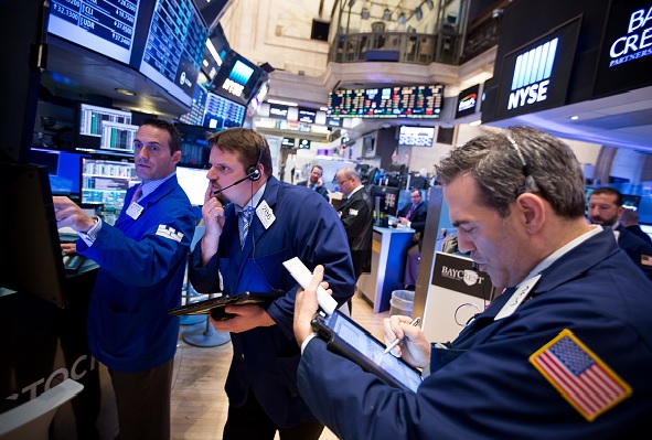 Wall Street cierra mixto y Dow Jones tercer record consecutivo