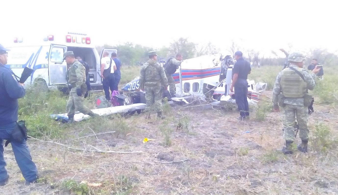 Desploma avioneta cerca de San Vicente Tancuayalab, en SLP. (Twitter @SSP_SLP)