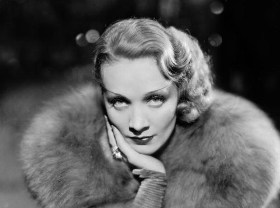 Marlene Dietrich en 1932 como Madeline o Shanghai Lily en la película 'Shanghai Express' (Getty Images)