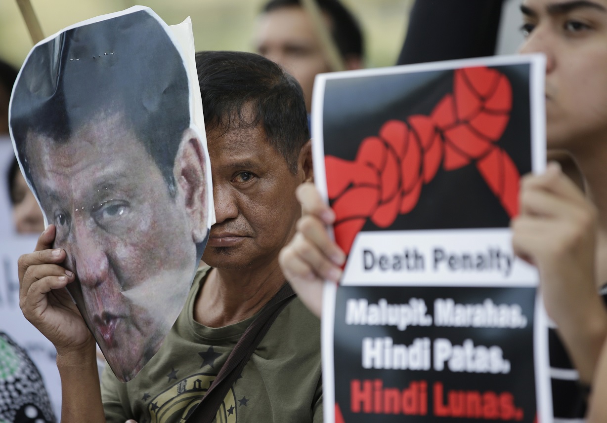 Organizaciones de derechos humanos critican al presidente de Filipinas (AP)