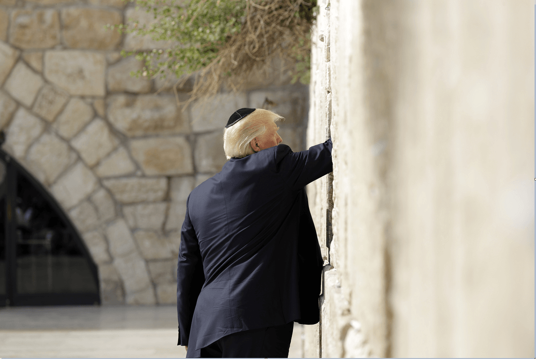 Trum en el Muro de los Lamentos en Jerusalen 