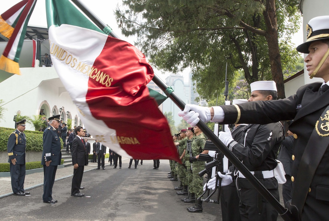 En el Campo Marte, el presidente Enrique Peña Nieto encabezó la ceremonia de conmemoración del 155 aniversario de la Batalla de Puebla. (Presidencia de la República)