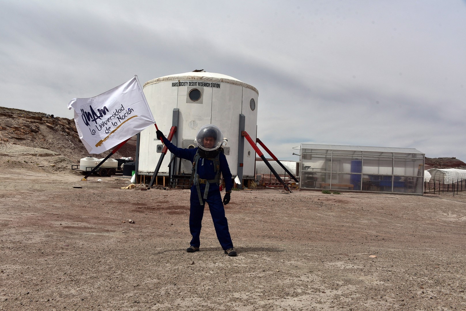 Estudiante de la UNAM en simulacro a Marte