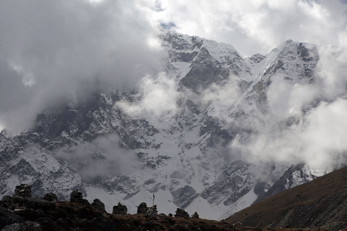 Everest, alpinistas, muertos, rescate, montaña, victimas