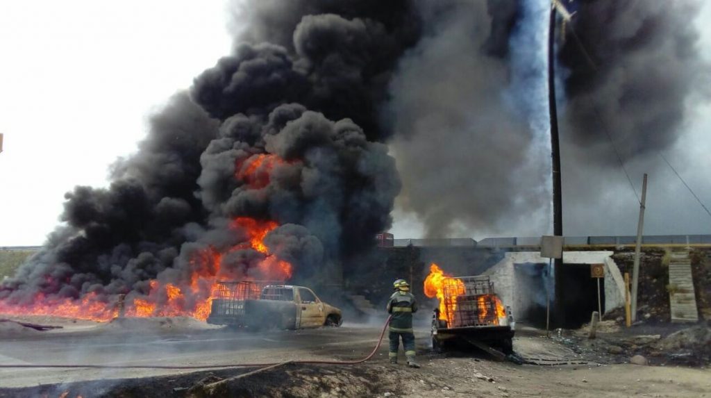 Reportan explosión en ducto de Pemex sobre la autopista Puebla - Orizaba