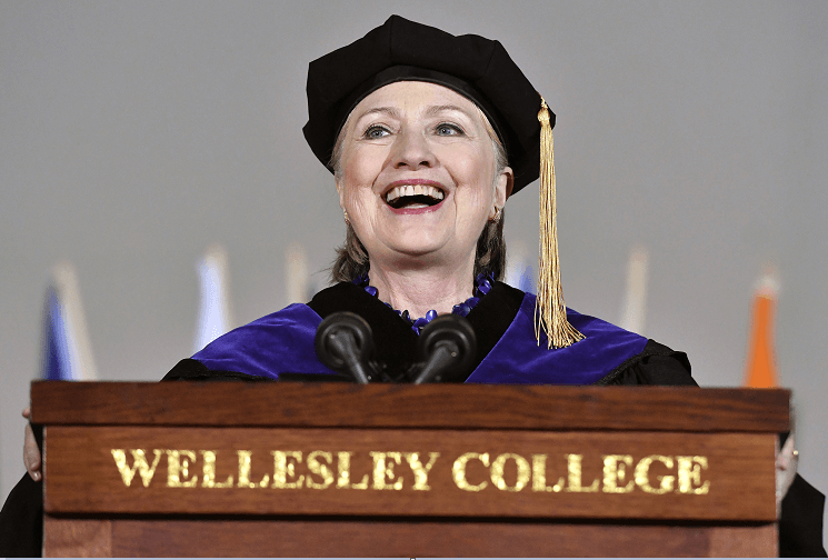 Hillary Clinton en el Wellesley College, en Massachusetts