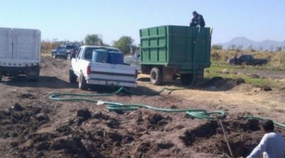 Huachicoleros en Puebla usan mangueras para robar combustible