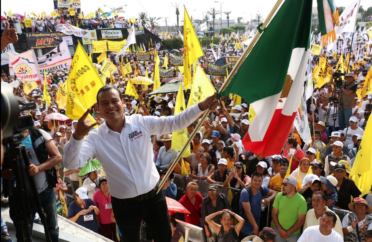 Juan Zepeda, candidato del PRD, estuvo de gira por Nezahualcóyotl