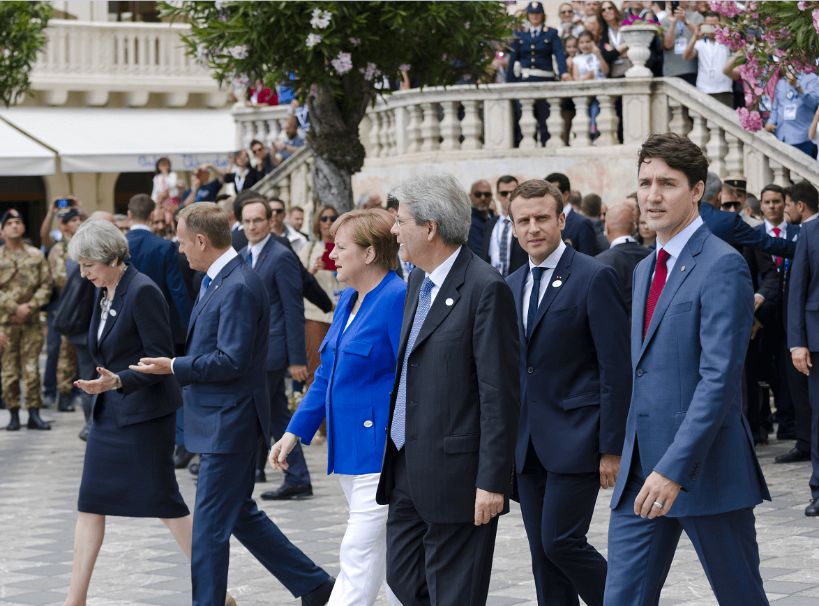 Líderes del G7 dan un paseo por las calles de Taormina, Italia
