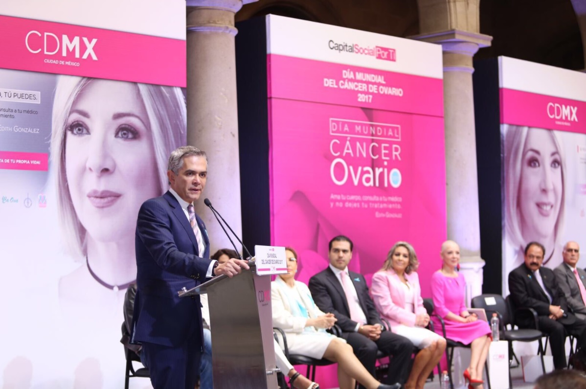 El jefe de gobierno de la CDMX, Miguel Ángel Mancera, presentó la campaña contra el cáncer de ovario ‘Si Yo Puedo, Tú Puedes’. (Twitter: @ManceraMiguelMX)