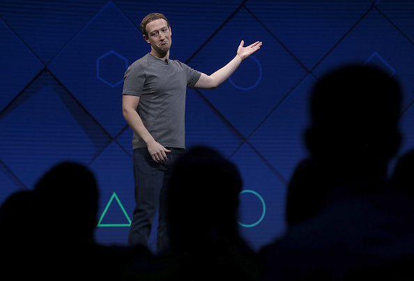 Mark Zuckerberg ofrece una conferencia