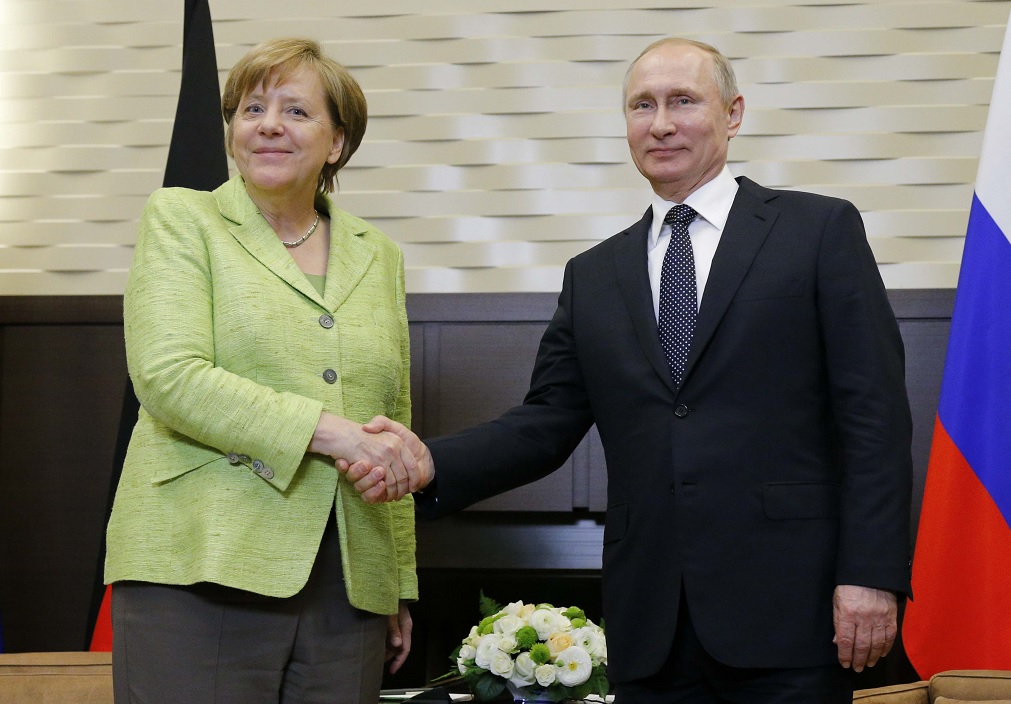 El presidente ruso, Vladimir Putin, y la canciller alemana, Angela Merkel en Sochi, Rusia (Reuters)